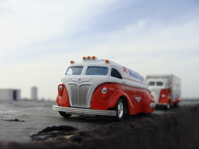 Illustration for article titled Mobil Oil